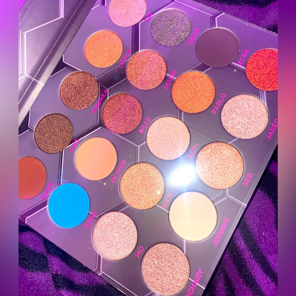 Barbarella Eyeshadow Palette - BRAND NEW by BeeBeauty London